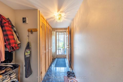 Photo 9 at 4 - 21 Rockwood Drive, Cliffcrest, Toronto