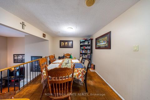 Photo 11 at 4 - 21 Rockwood Drive, Cliffcrest, Toronto