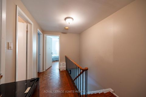 Photo 17 at 4 - 21 Rockwood Drive, Cliffcrest, Toronto