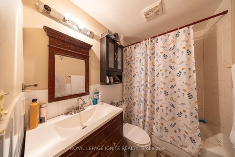 Photo 18 at 4 - 21 Rockwood Drive, Cliffcrest, Toronto