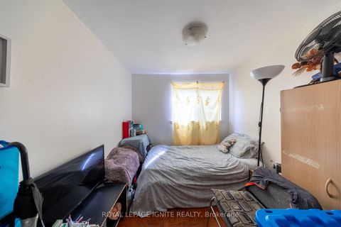 Photo 20 at 4 - 21 Rockwood Drive, Cliffcrest, Toronto