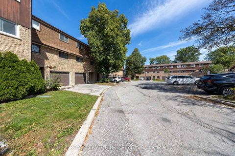 Photo 24 at 4 - 21 Rockwood Drive, Cliffcrest, Toronto