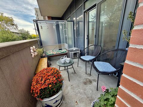 Photo 10 at 220 - 2800 Keele Street, CFB, Toronto