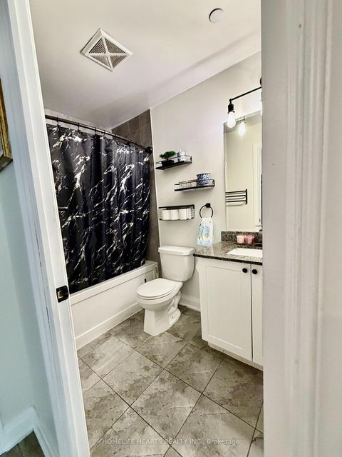 Photo 11 at 220 - 2800 Keele Street, CFB, Toronto
