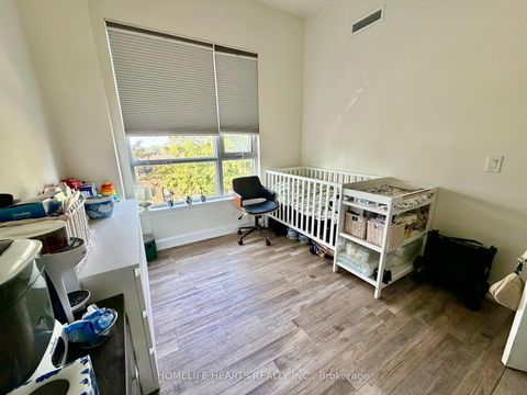 Photo 15 at 220 - 2800 Keele Street, CFB, Toronto