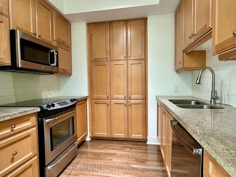 Photo 8 at 901 - 26 Norton Avenue, Willowdale East, Toronto