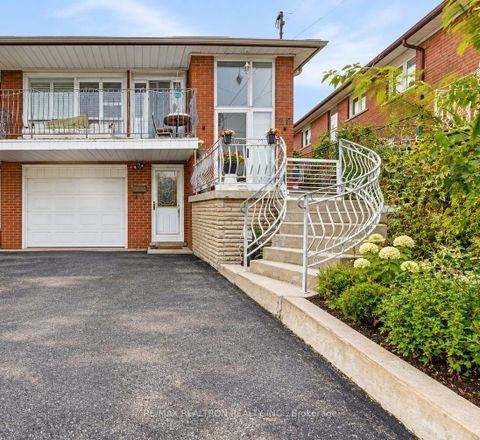 Photo 1 at 26 Brubeck Road, Humbermede, Toronto