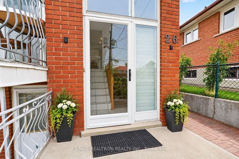 Photo 2 at 26 Brubeck Road, Humbermede, Toronto