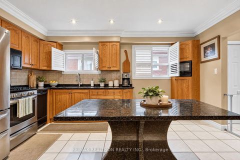 Photo 5 at 26 Brubeck Road, Humbermede, Toronto