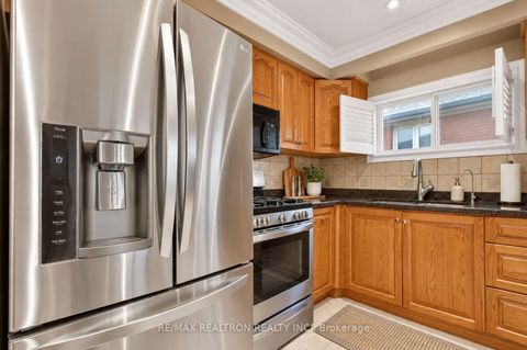 Photo 6 at 26 Brubeck Road, Humbermede, Toronto