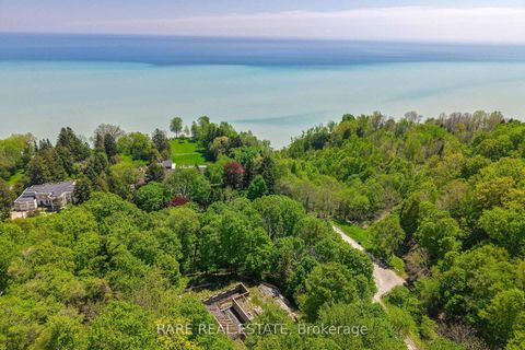 Photo 2 at 81 Meadowcliffe Drive, Cliffcrest, Toronto
