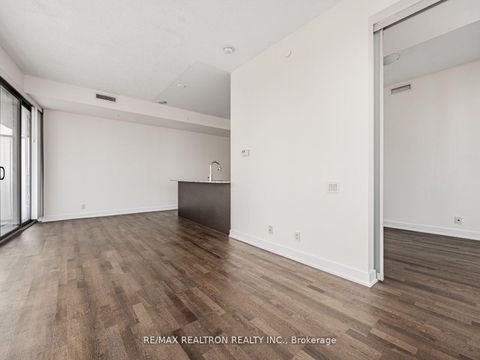 Photo 13 at 1006 - 1815 Yonge Street, Mount Pleasant West, Toronto