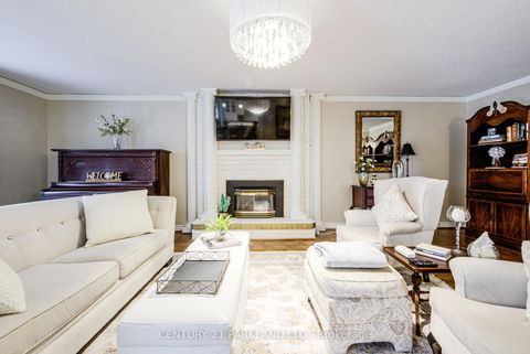 Photo 15 at 1 Radley Street, East Woodbridge, Vaughan