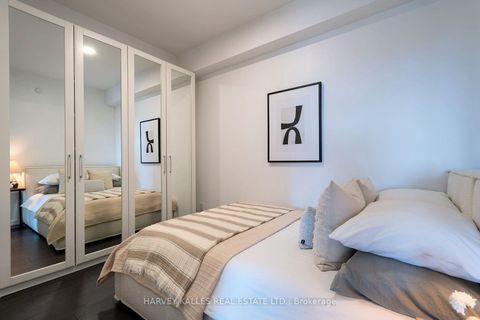 Photo 12 at 412 - 4208 Dundas Street W, Humber Valley, Toronto