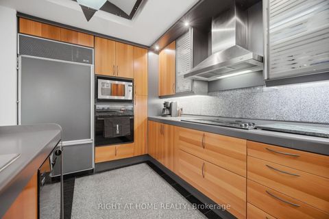 Photo 16 at 9 Saguenay Avenue E, Nortown, Toronto