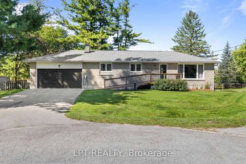 Photo 2 at 40 Rosemary Lane, Pefferlaw, Georgina