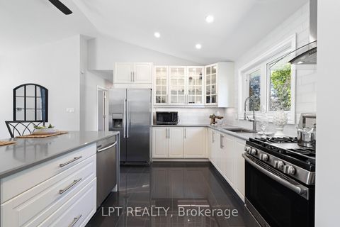 Photo 9 at 40 Rosemary Lane, Pefferlaw, Georgina