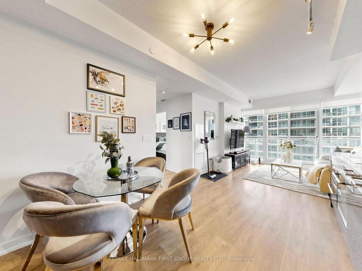 Photo 11 at 801 - 115 McMahon Drive, Bayview Village, Toronto