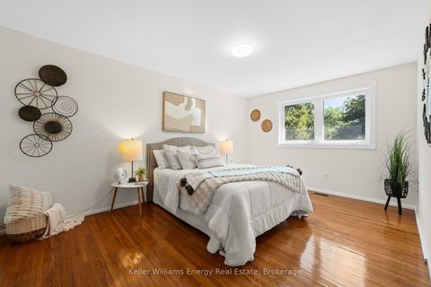 Photo 9 at 162 Merkley Square, Morningside, Toronto