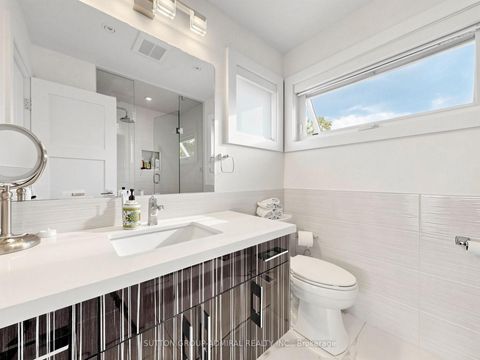 Photo 31 at 18 Dunsmore Gardens, Clanton Park, Toronto