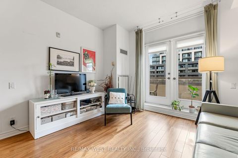 Photo 3 at 402 - 4196 Dundas Street W, Humber Valley, Toronto