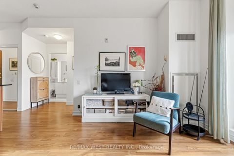Photo 4 at 402 - 4196 Dundas Street W, Humber Valley, Toronto