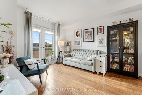 Photo 5 at 402 - 4196 Dundas Street W, Humber Valley, Toronto