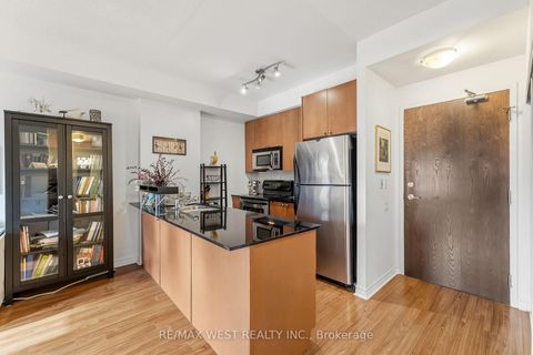 Photo 8 at 402 - 4196 Dundas Street W, Humber Valley, Toronto