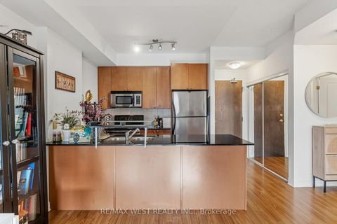 Photo 9 at 402 - 4196 Dundas Street W, Humber Valley, Toronto