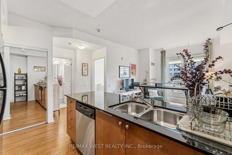 Photo 12 at 402 - 4196 Dundas Street W, Humber Valley, Toronto