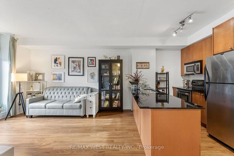 Photo 14 at 402 - 4196 Dundas Street W, Humber Valley, Toronto