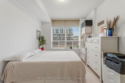 Photo 17 at 402 - 4196 Dundas Street W, Humber Valley, Toronto