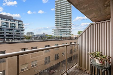 Photo 21 at 402 - 4196 Dundas Street W, Humber Valley, Toronto
