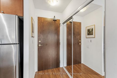 Photo 22 at 402 - 4196 Dundas Street W, Humber Valley, Toronto