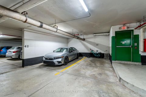Photo 34 at 402 - 4196 Dundas Street W, Humber Valley, Toronto