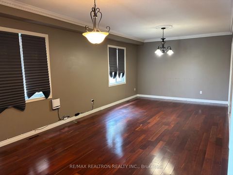Photo 4 at 298 Thornhill Woods Drive, Patterson, Vaughan