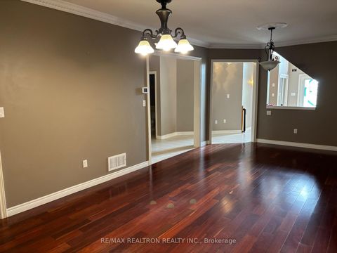 Photo 7 at 298 Thornhill Woods Drive, Patterson, Vaughan
