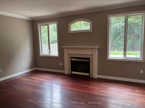 Photo 12 at 298 Thornhill Woods Drive, Patterson, Vaughan