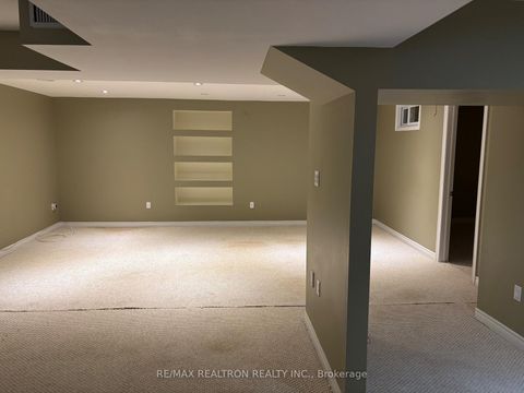 Photo 14 at 298 Thornhill Woods Drive, Patterson, Vaughan