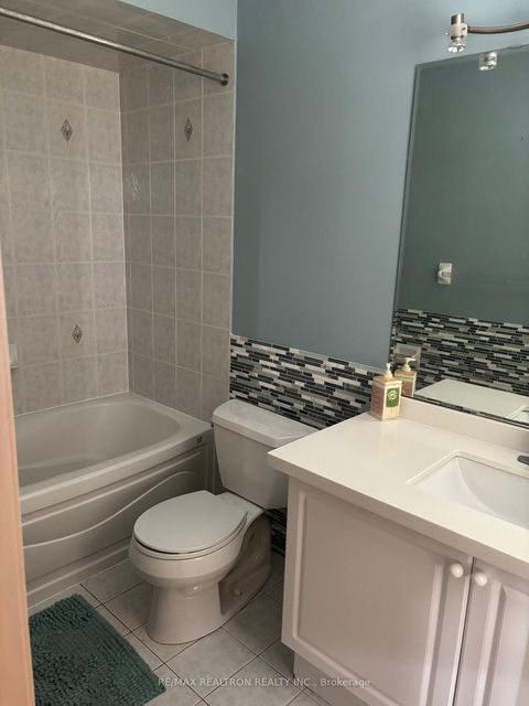 Photo 18 at 298 Thornhill Woods Drive, Patterson, Vaughan
