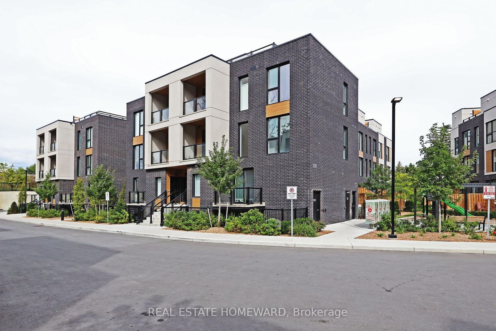 16 - 178 Clonmore Drive, Cliffside, Toronto 