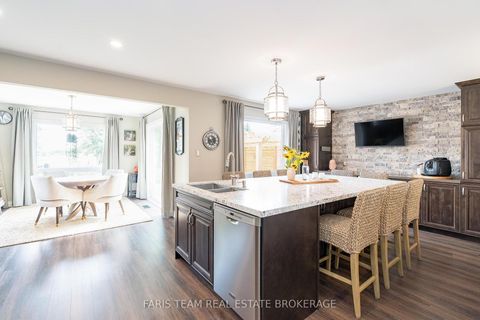 Photo 10 at 2032 Chantler Street, Stroud, Innisfil