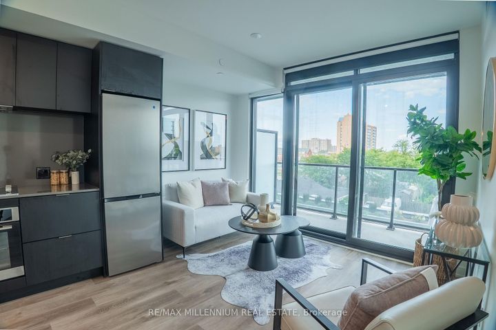 Photo 8 at 330 - 3009 Novar Road, Cooksville, Mississauga