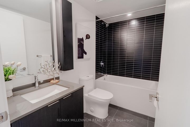 Photo 14 at 330 - 3009 Novar Road, Cooksville, Mississauga