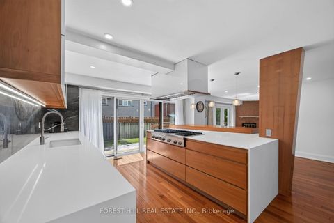 Photo 7 at 38 Crystal Drive, Mill Pond, Richmond Hill