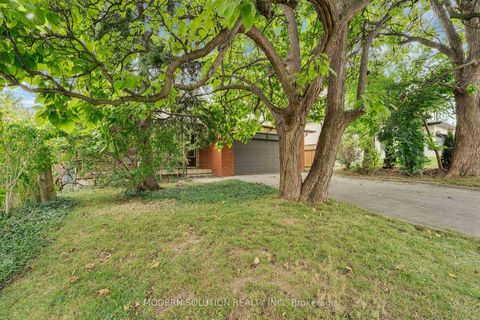 Photo 1 at 114 Elmcrest Road, West Deane, Toronto