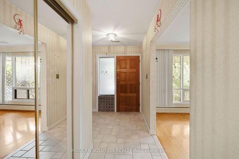 Photo 7 at 114 Elmcrest Road, West Deane, Toronto
