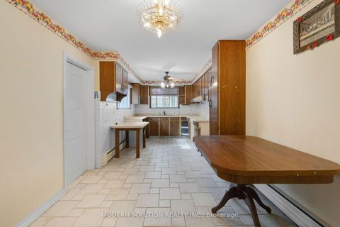 Photo 10 at 114 Elmcrest Road, West Deane, Toronto
