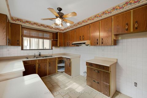 Photo 12 at 114 Elmcrest Road, West Deane, Toronto
