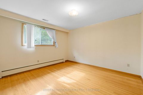 Photo 18 at 114 Elmcrest Road, West Deane, Toronto
